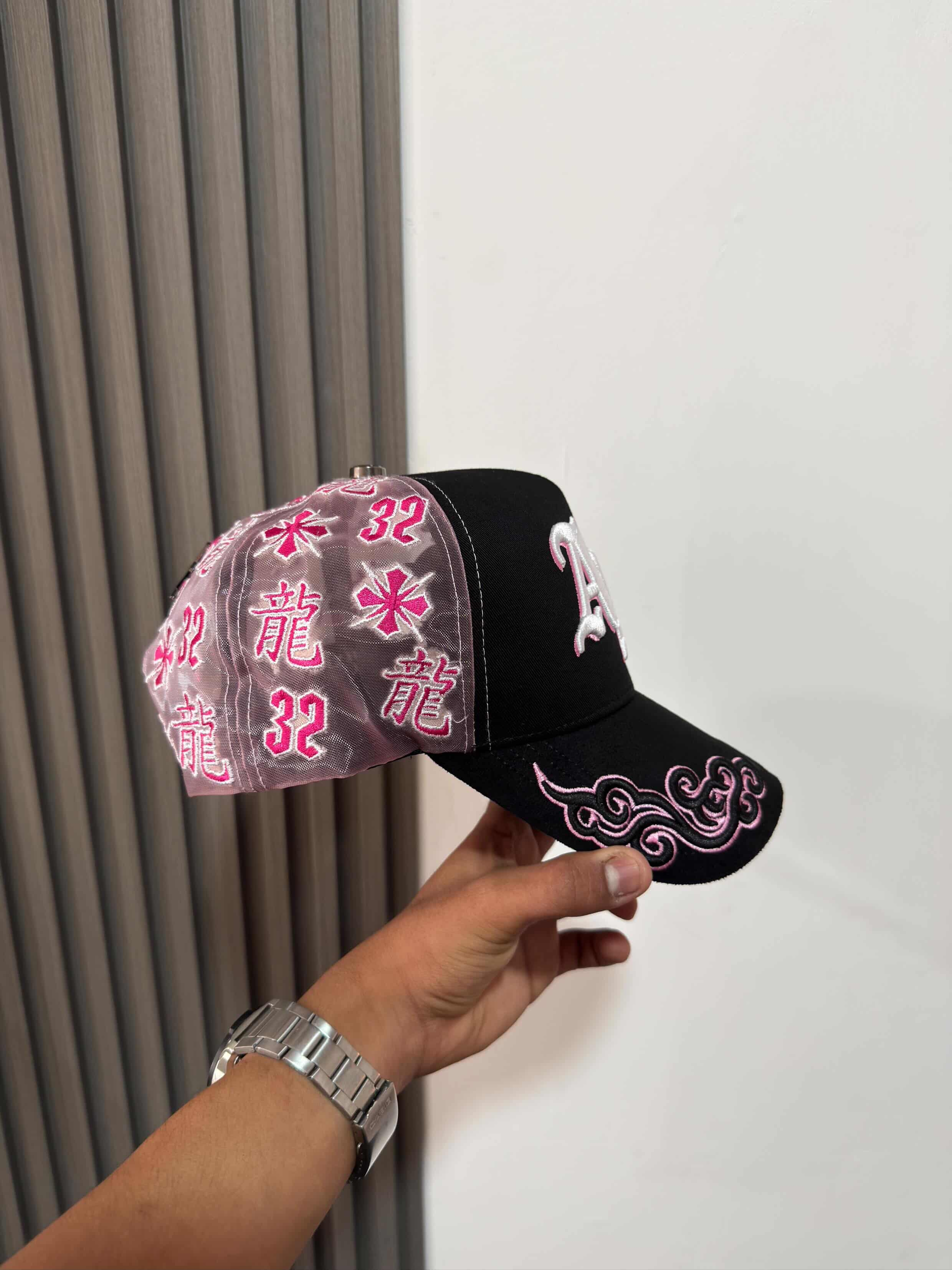 Báez x Maestro Shifu modelo "AB'z" Rosa