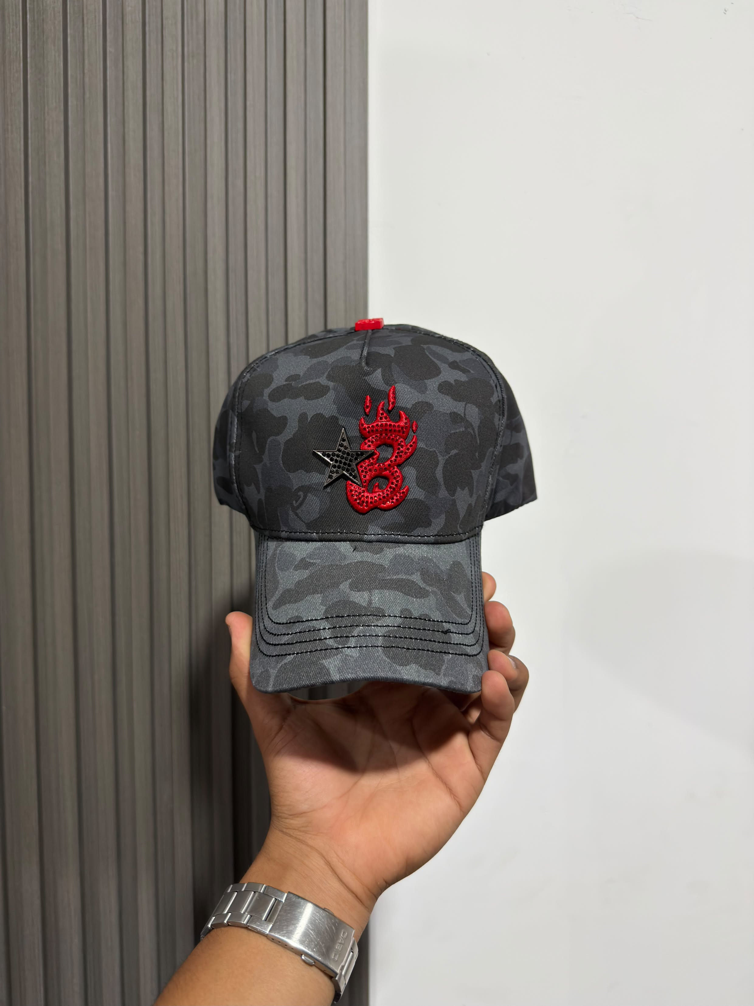 BARBAS B STAR RED CAMO